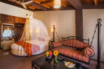 Honeymoon Inn